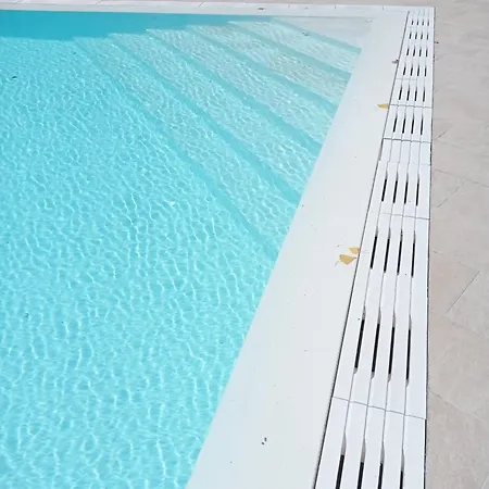 Bouganville شقة كالاتابيانو