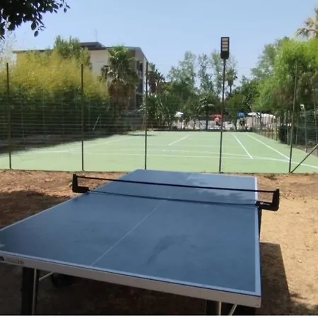 Bouganville شقة كالاتابيانو