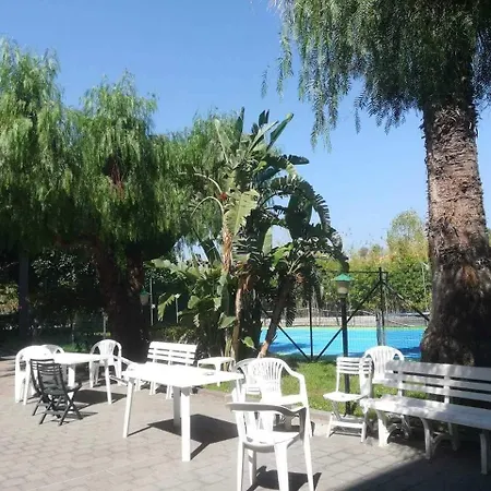 شقة Bouganville كالاتابيانو