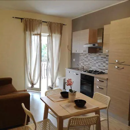 Bouganville شقة كالاتابيانو